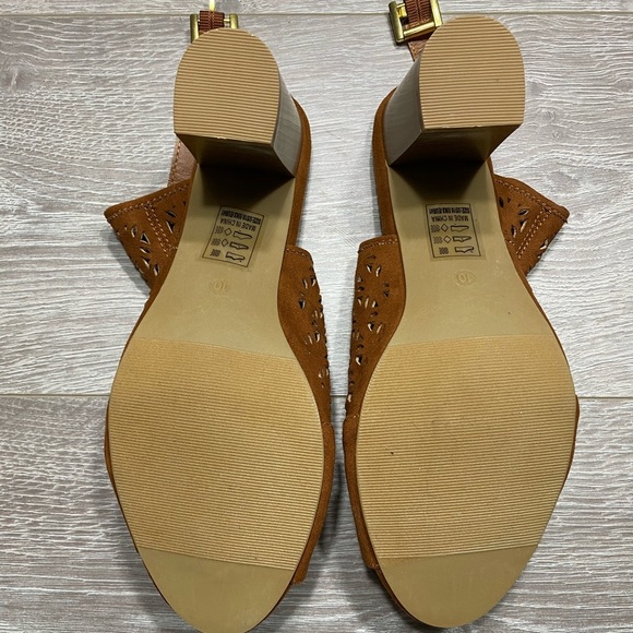 Women’s Heels - Picture 3 of 3